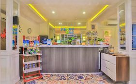 Front One Budget Hotel Slamet Riyadi Solo